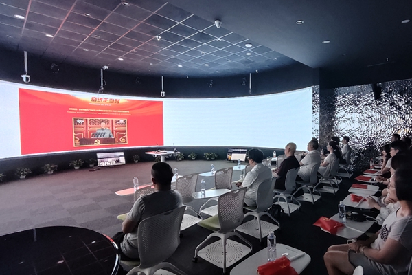 VR全景教师_副本.jpg VR全景教师_副本.jpg