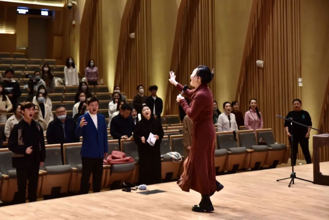 龚琳娜文人.jpg 龚琳娜文人.jpg