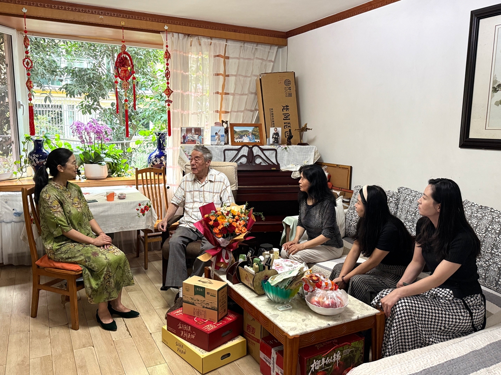 2民革杨湘澄_副本.jpg 2民革杨湘澄_副本.jpg